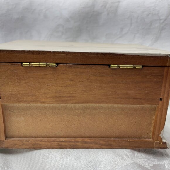 Vintage Refurbished Painted Wooden Jewely box 7”x 4.5” x 3.75” Green Velvet Inte - Picture 5 of 7